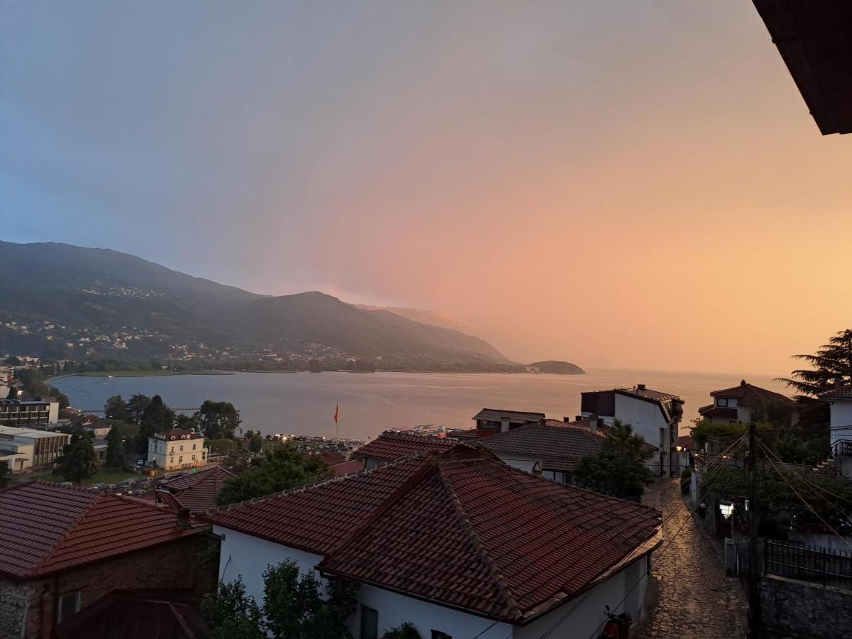 Sun & Moon Apartment Ohrid Buitenkant foto