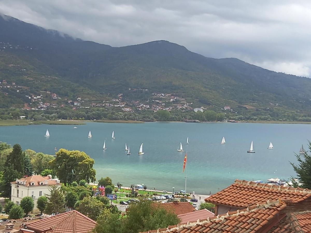Sun & Moon Apartment Ohrid Buitenkant foto